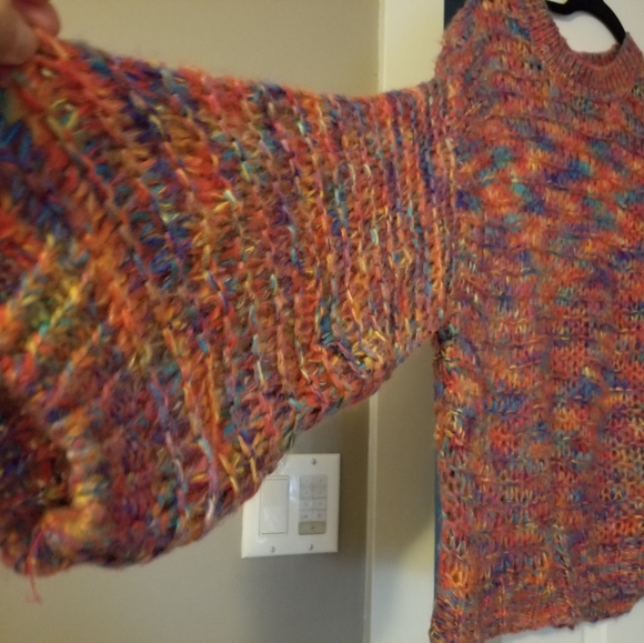 Designer Sweater - Picture 4 of 4